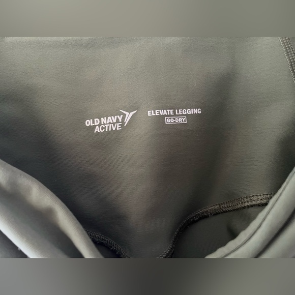 Old navy active leggings olive size small tall. Like new - Picture 4 of 4